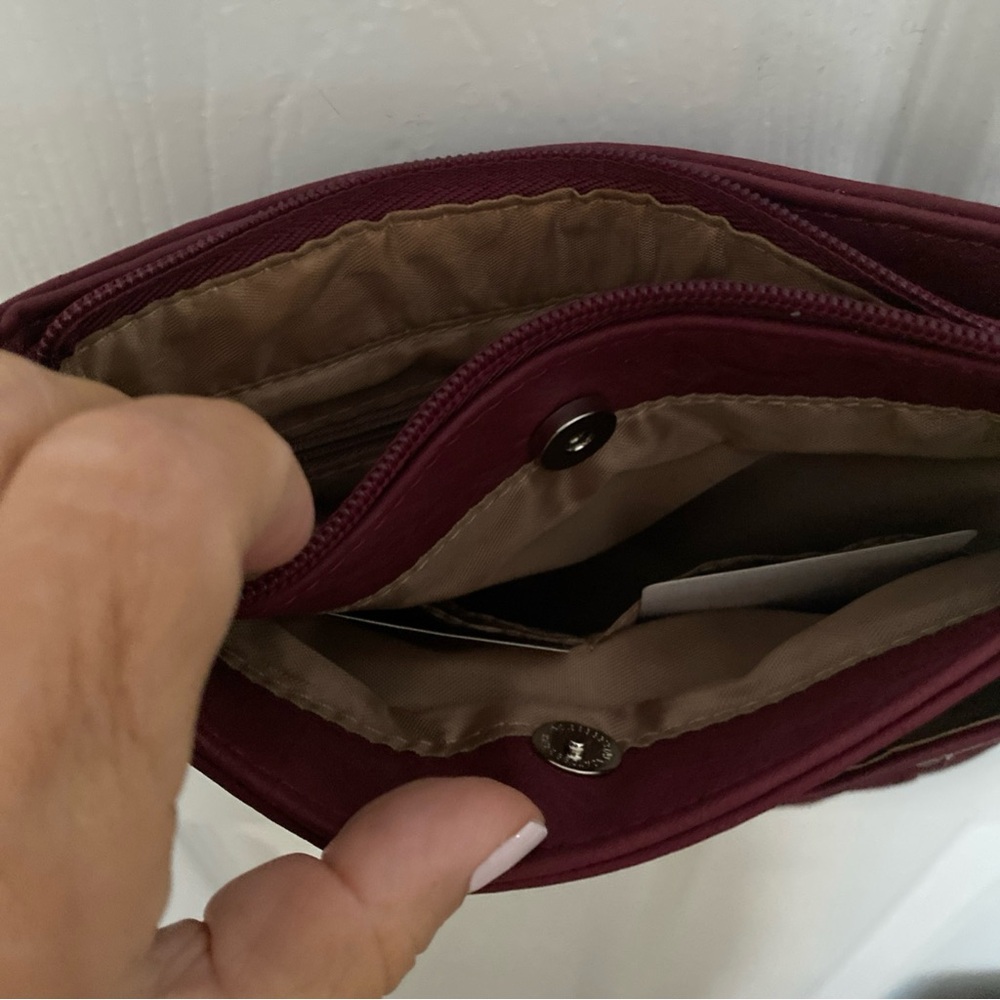 Elegant Burgundy Crossbody Bag - Picture 3 of 11